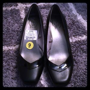 Life stride simply comfort wedges